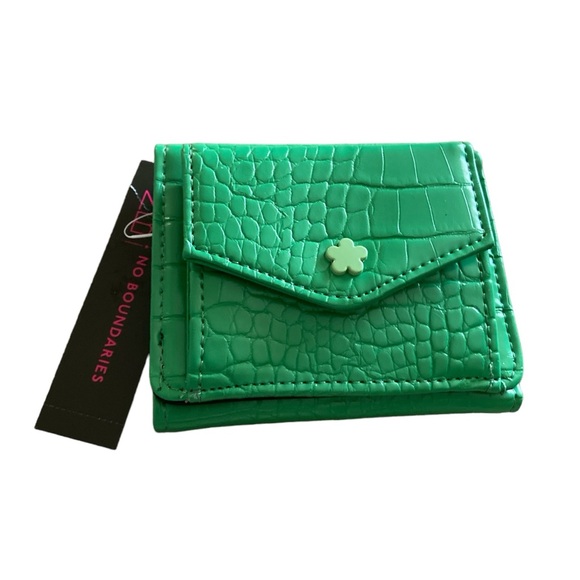 No Boundaries Croc-Style Faux-Leather Wallet - Picture 5 of 7